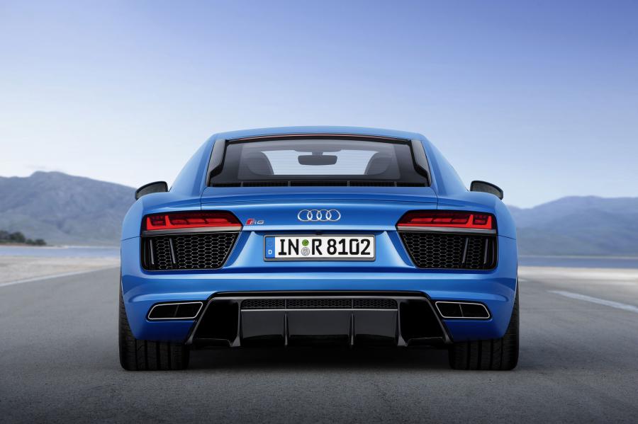  Audi R8 V10 2015 года  (WW) (фото 12 из 21)